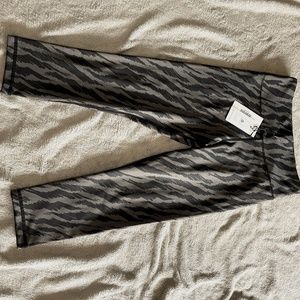 Gray Sketch Light n Tight Hi-Rise Capri 20"